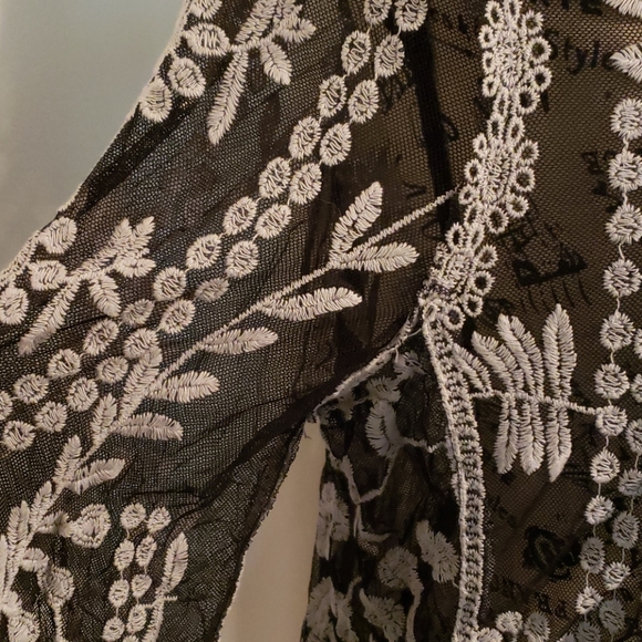 Top - Picture 2 of 3